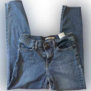 Levi’s | Women’s Size 27 | Pre-Loved 🩷 | Great Condition |